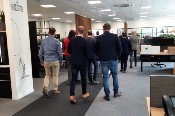 ROC, MBO Raad en TLN op bezoek bij E. van Wijk Forwarding