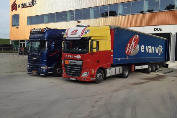 Twentepoort Logistiek verzorgt transport Stichting SHOE - vrachtwagen klaar voor transport