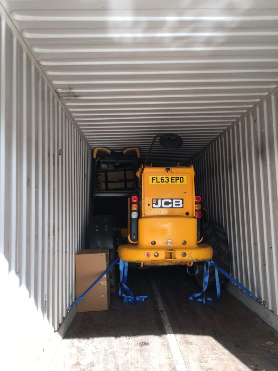 Gesloten trailer transport