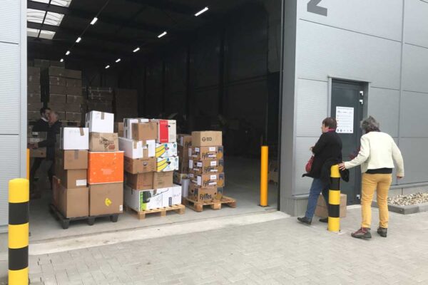 SHOE Voorbereiden kerstpakketten 2017 (3)